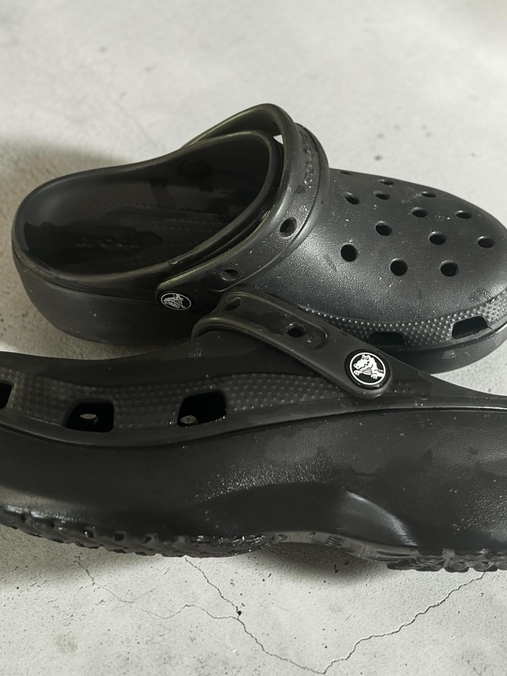 CROCS Classic Clog in Black - Picture 6 of 8